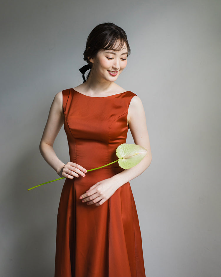 【wd181jx】バックオープンノースリーブドレス Aライン