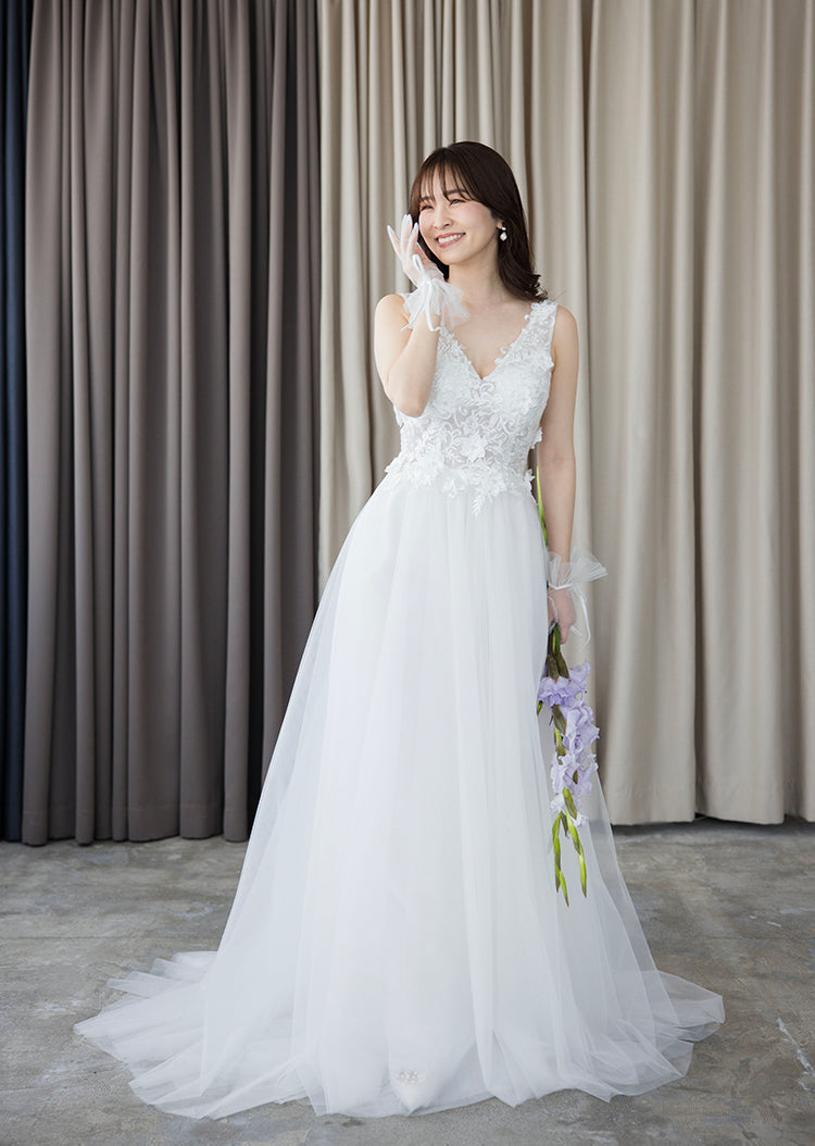 【wd652vt】Vネックフラワーモチーフチュールドレス Aライン