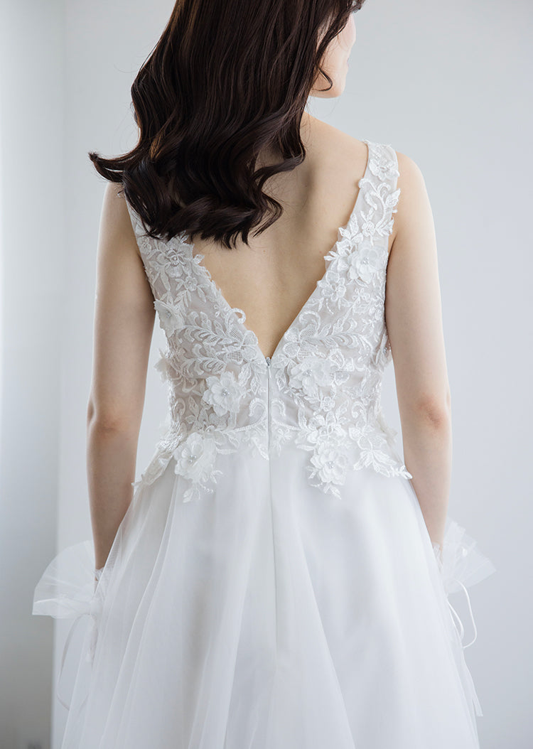 【wd652vt】Vネックフラワーモチーフチュールドレス Aライン