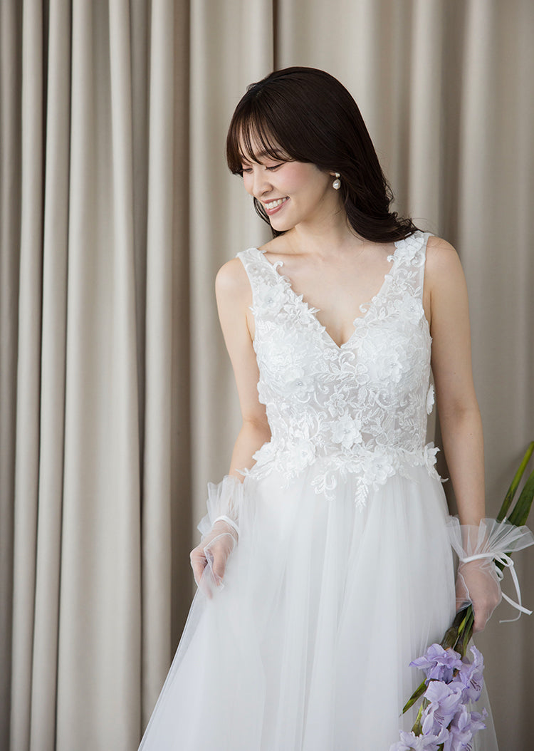 【wd652vt】Vネックフラワーモチーフチュールドレス Aライン