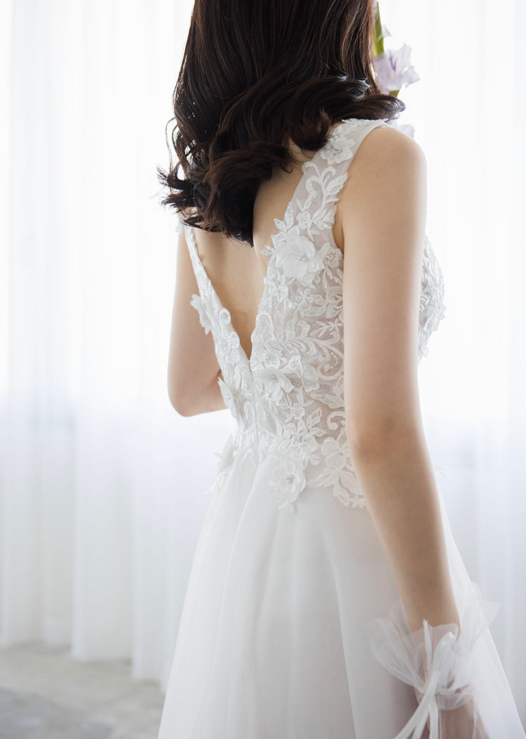 【wd652vt】Vネックフラワーモチーフチュールドレス Aライン