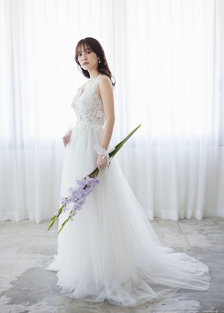 【wd652vt】Vネックフラワーモチーフチュールドレス Aライン