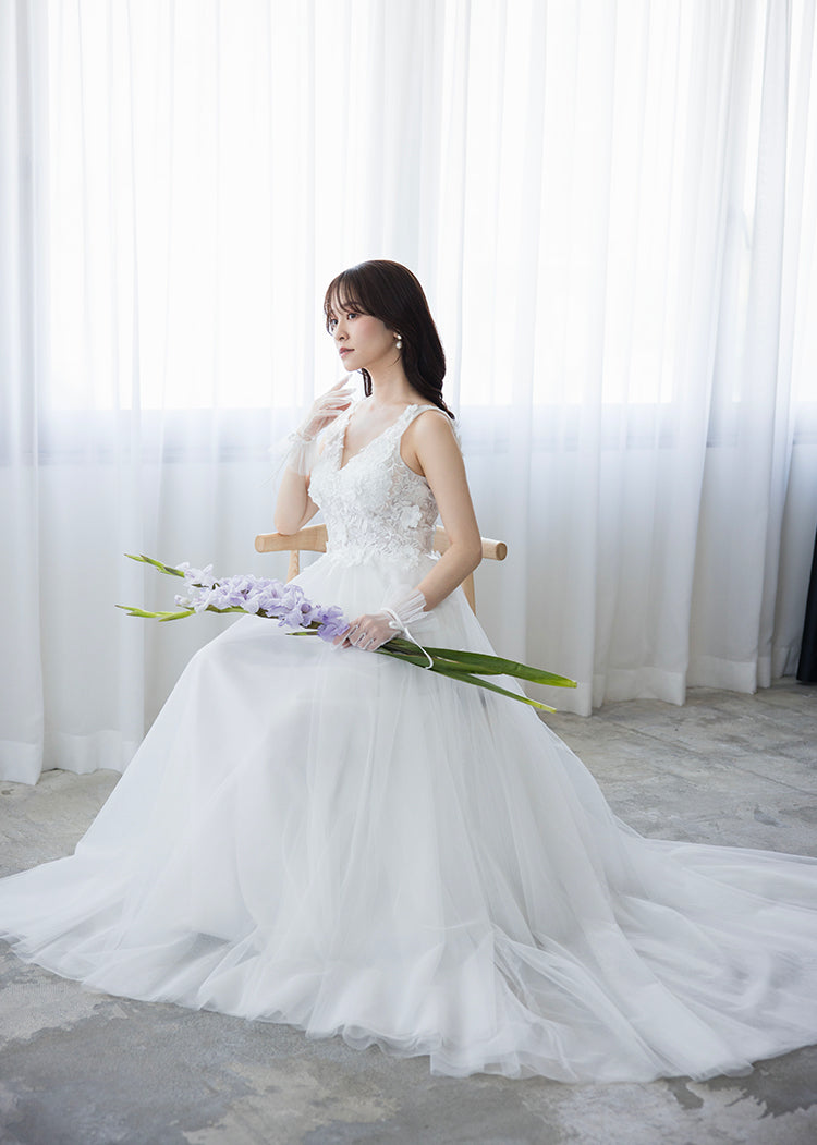 【wd652vt】Vネックフラワーモチーフチュールドレス Aライン