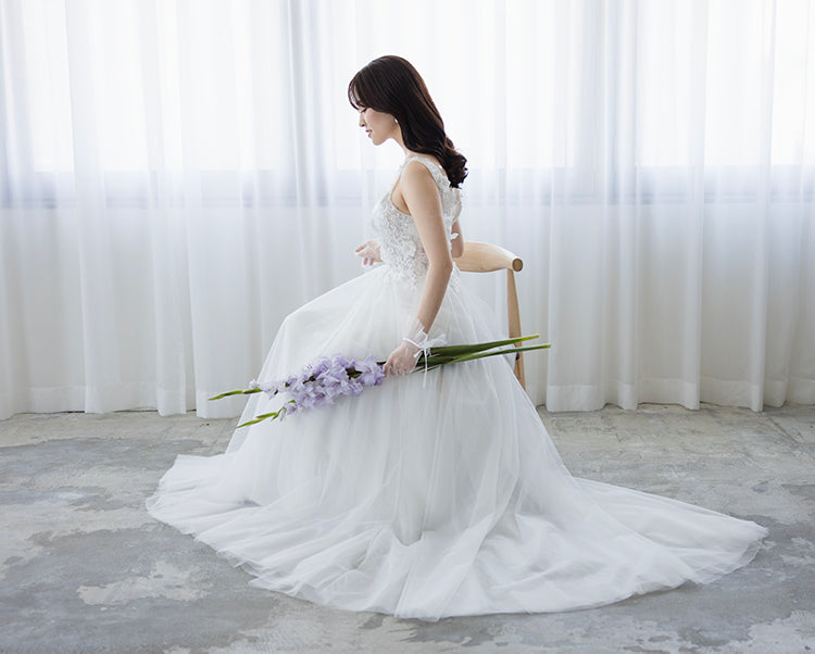 【wd652vt】Vネックフラワーモチーフチュールドレス Aライン