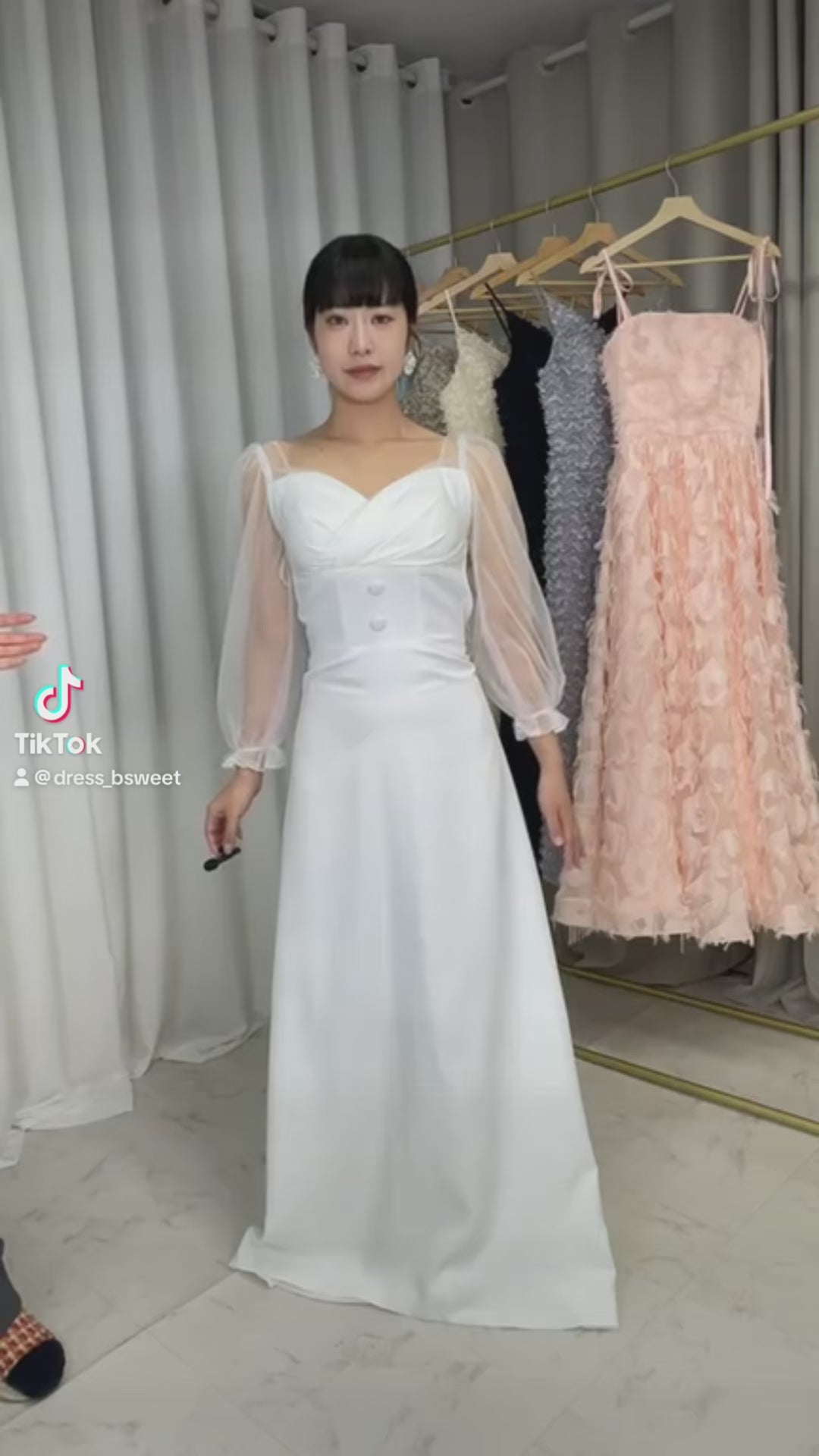 【wd599ls】シアーロングスリーブハートカットボタンドレス　スレンダー