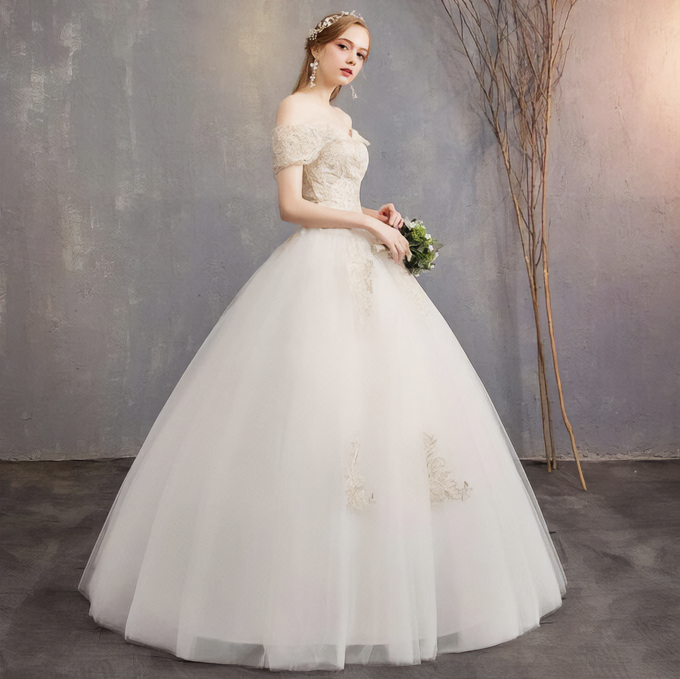 【wd328d】　オフショルダー刺繍デザインドレス　プリンセスライン