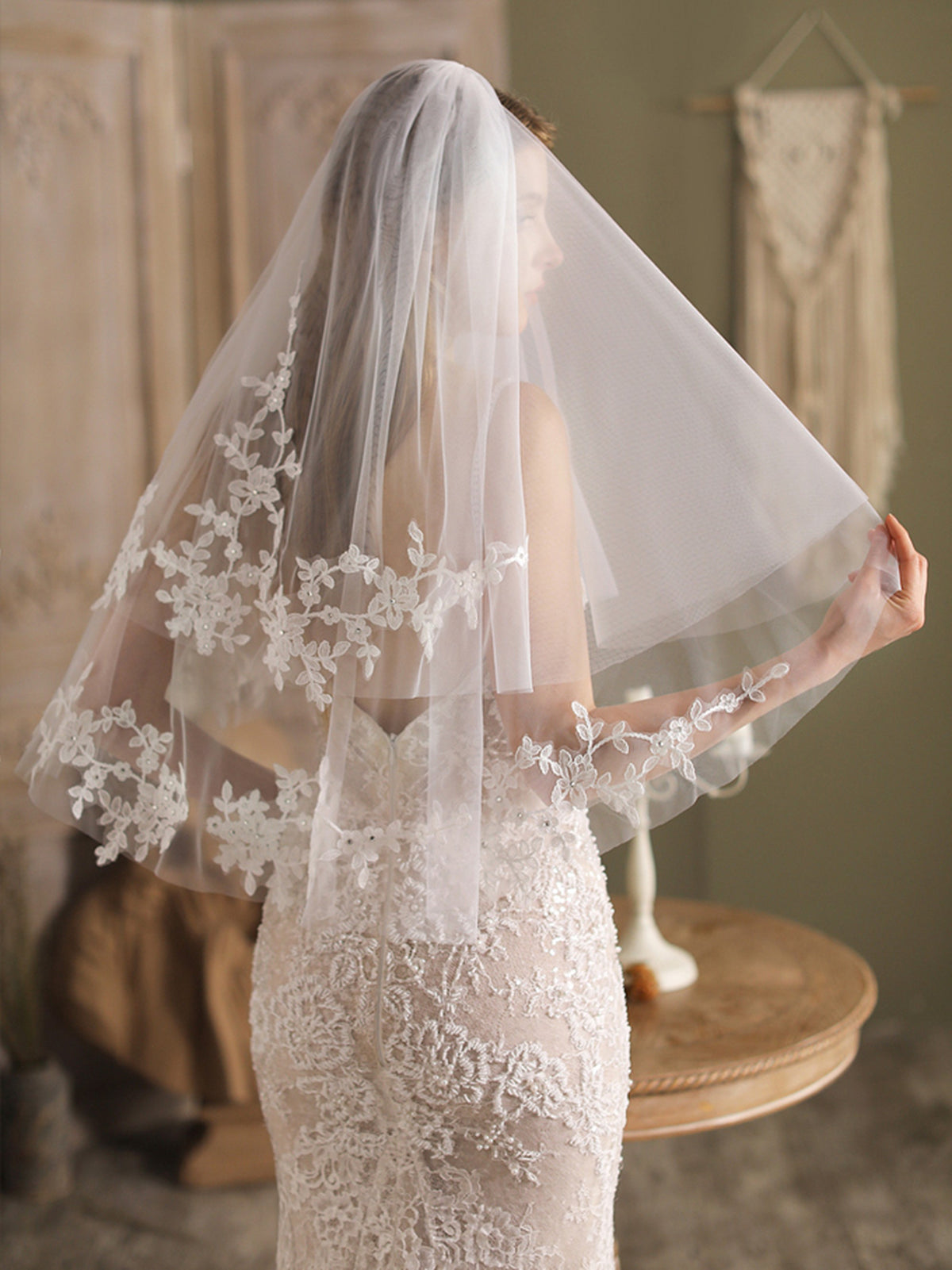 【ts192jd】【ミドルベール】結婚式 ベール ２層 金属コーム付き ベールUP儀式OK ショート ミドル ウェディングベール ウエディングベール Wedding Veil 【各層の長さは約60cm・80cm / 幅は約120cm】
