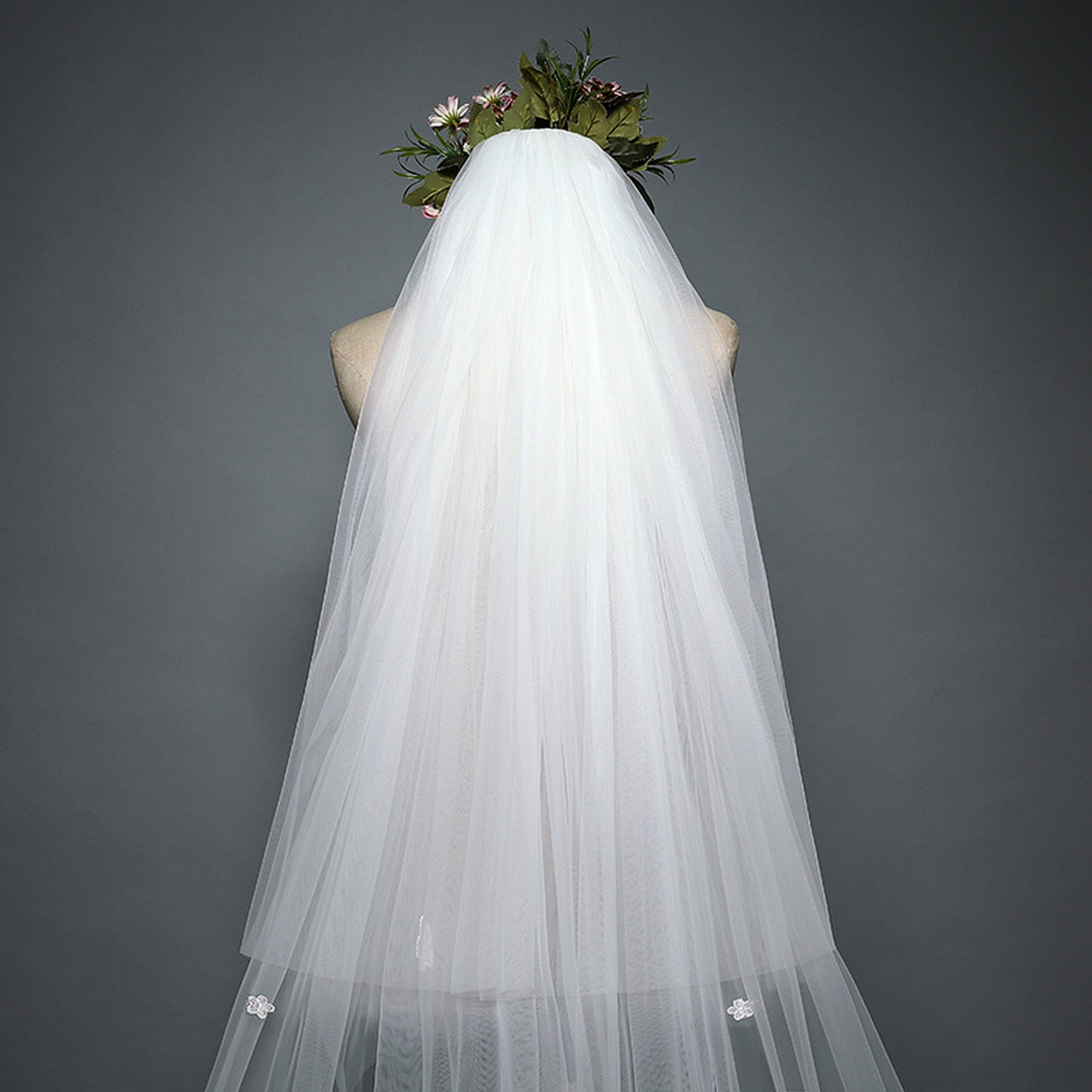 【ts18qq】スモールフラワーロングベール　２カラー　コーム付き【長さ：上段80cm/下段300cm・幅：300cm】