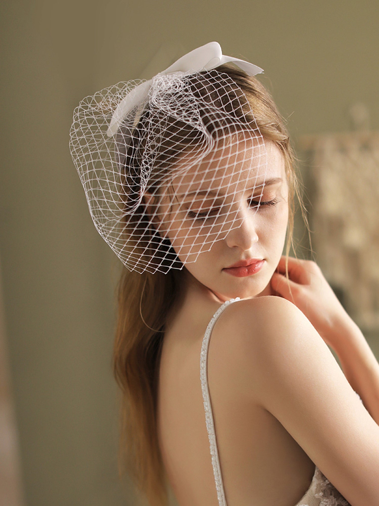 【ts184jd】【ミニベール・髪飾り】ウェディングベール ウエディングベール ショート Wedding Veil １層 金属コーム付き ヘアコサージュ 髪飾り レース デザインベール【ホワイト】