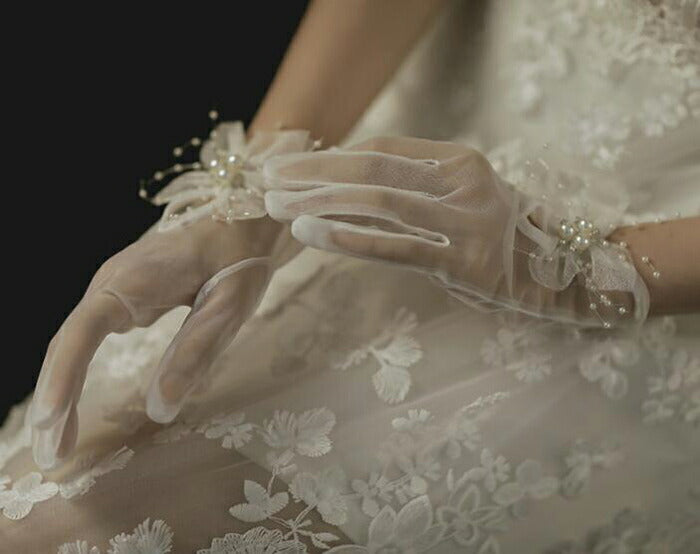 【gvs42yh】【即納】【ショートグローブ】ウェディンググローブ Wedding Gloves ウエディンググローブ パール飾り 写真色(オフホワイト) ウェディング小物 ブライダル小物